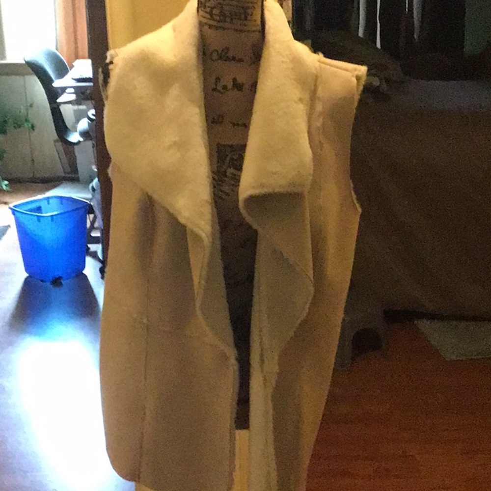 Winter vest tan with suede look